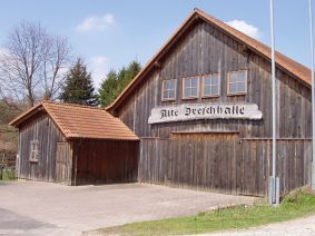 Alte Dreschhalle in Wiesen